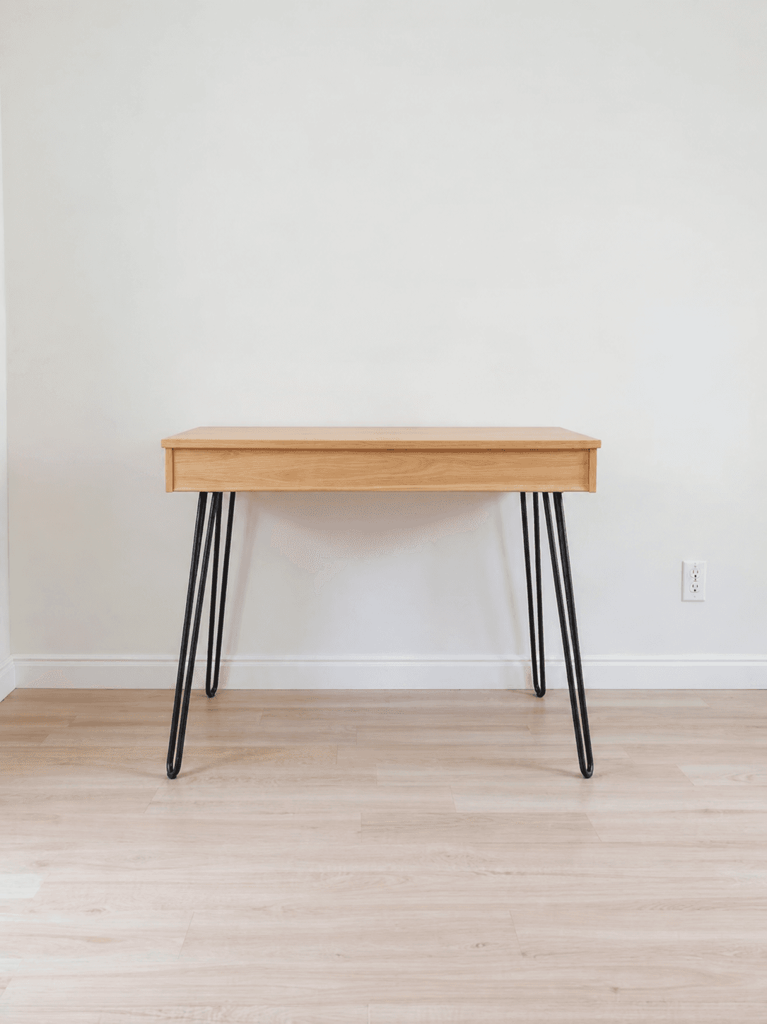 Bureau dans l’inventaire de démonstration Cubalo